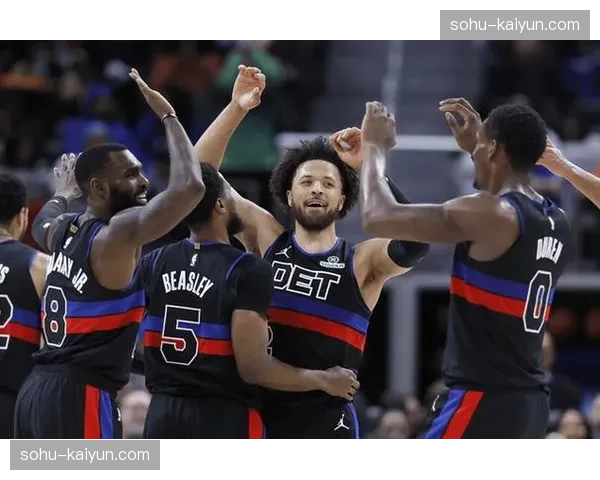 活塞坎宁安艾维康利詹金斯年轻后场,缺乏明星前锋建队节奏滞后