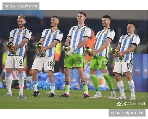 阿根廷队马丁内斯罗梅罗后防核心 经验丰富但需要应对密集赛程